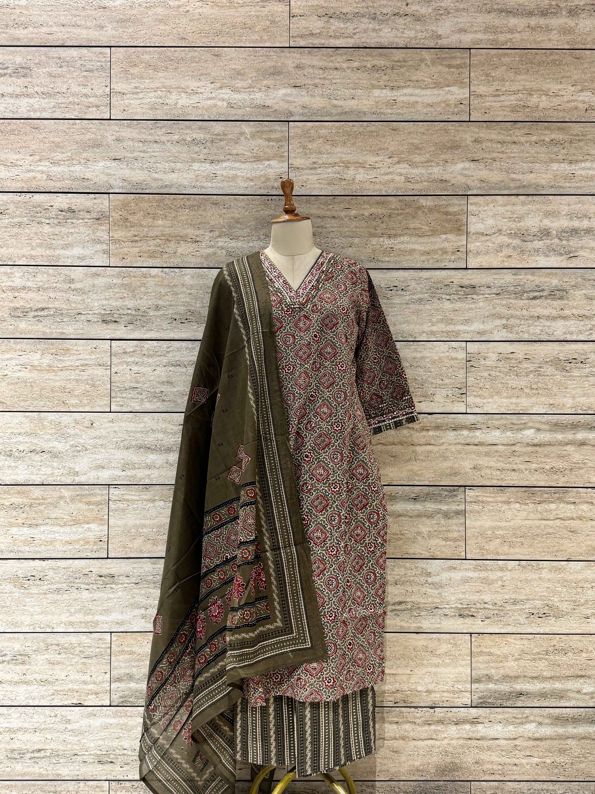 Pure Cotton Floral Print Dupatta Set (Copy)