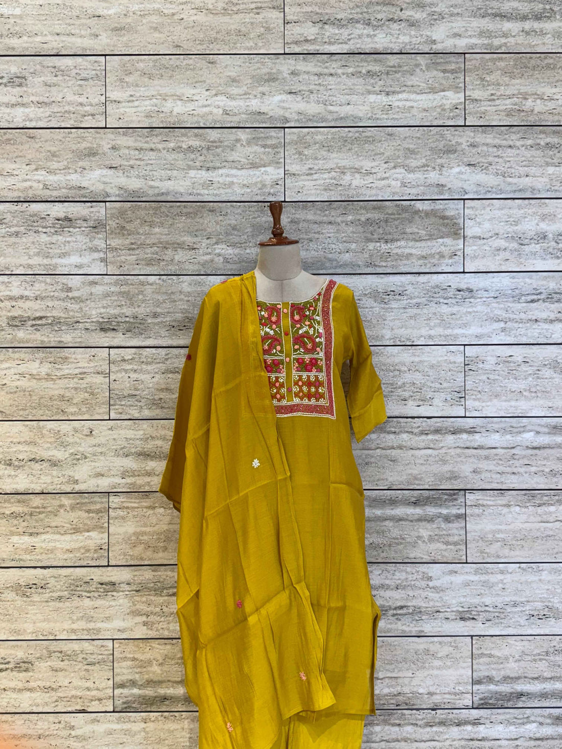 Festive Wear Pure Muslin Dupatta Set With Embroidery MS008