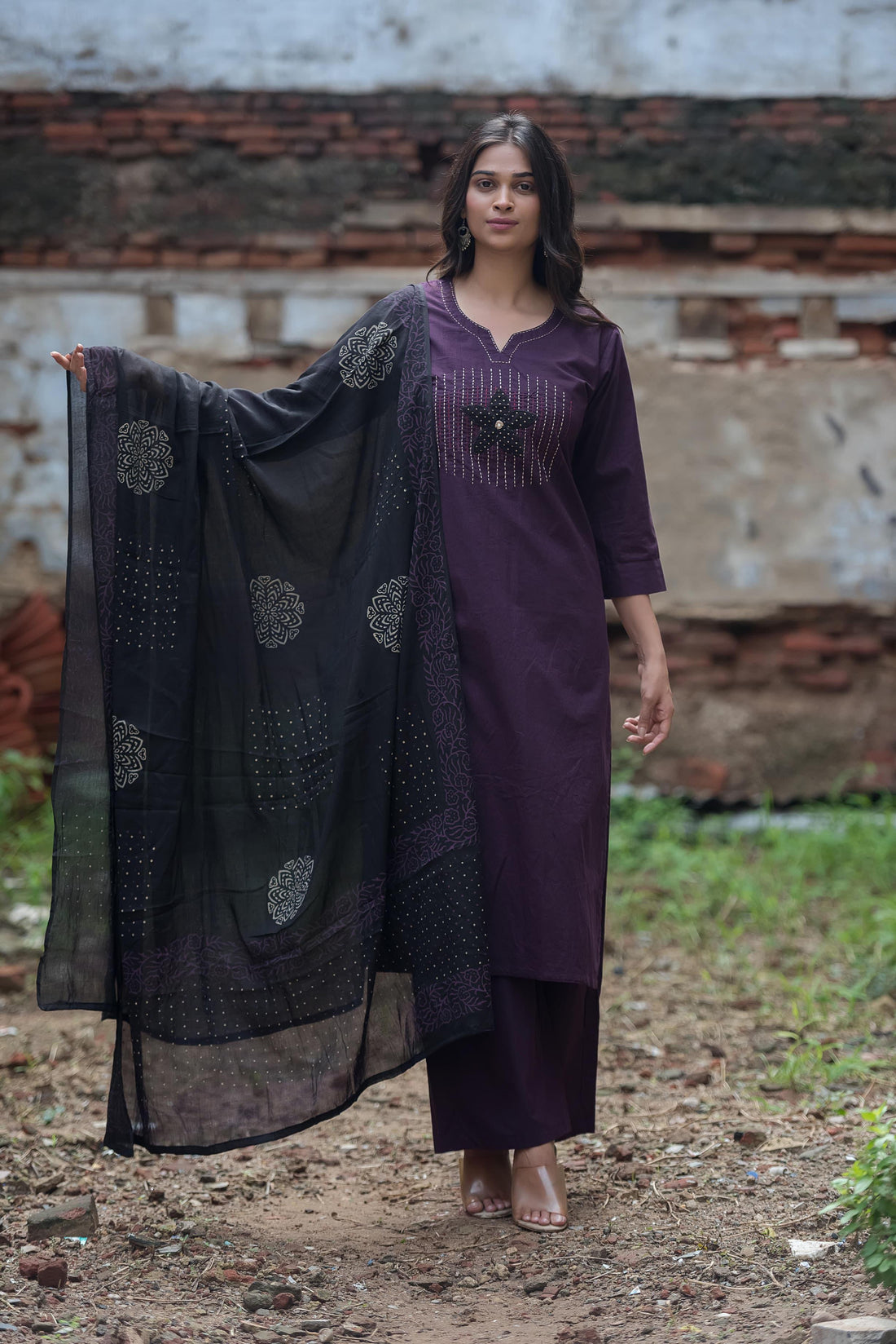 Appliqué Work Pure Cotton Dupatta Set In Deep Purple CS063