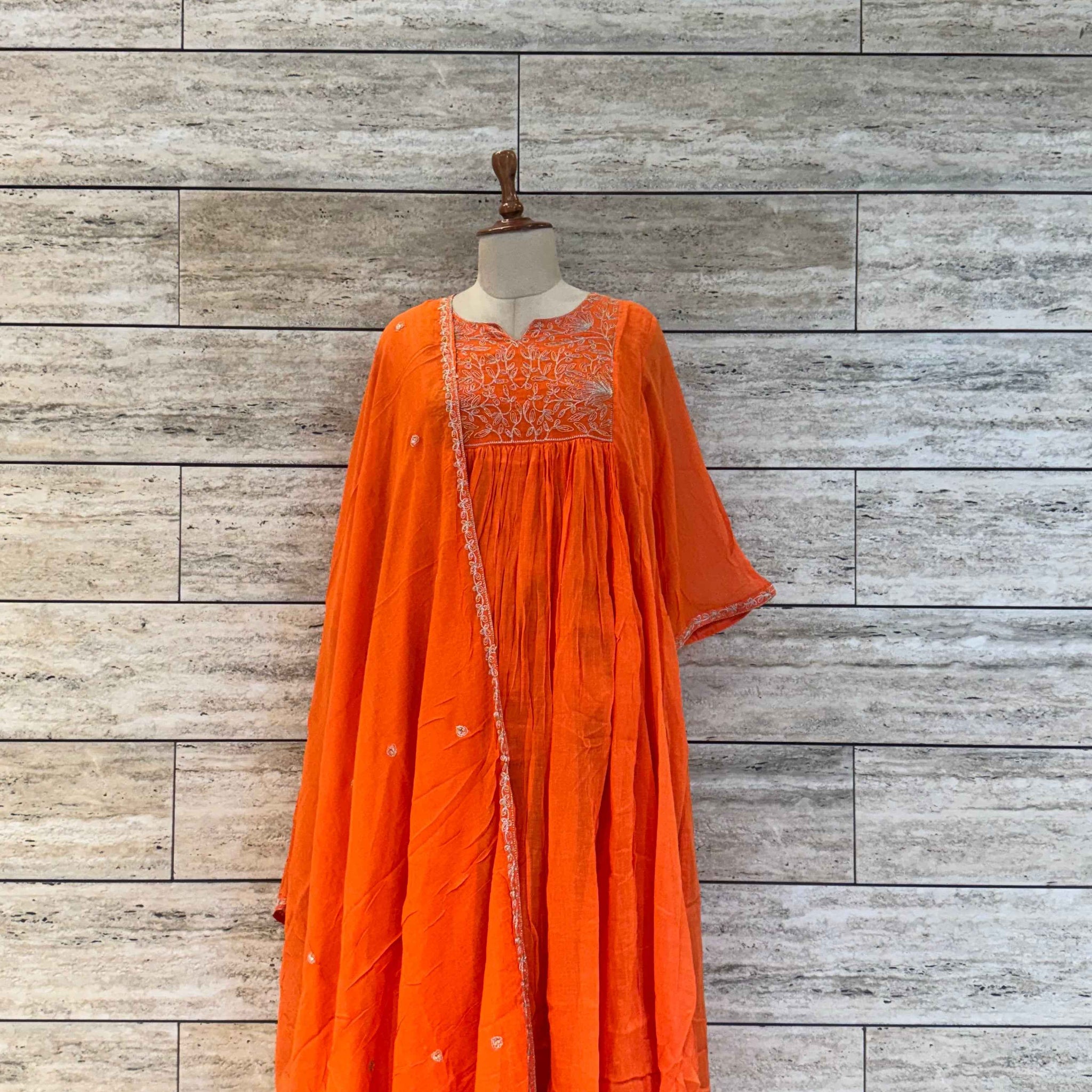 Mul Cotton Flaired Dupatta Set With Solid Base