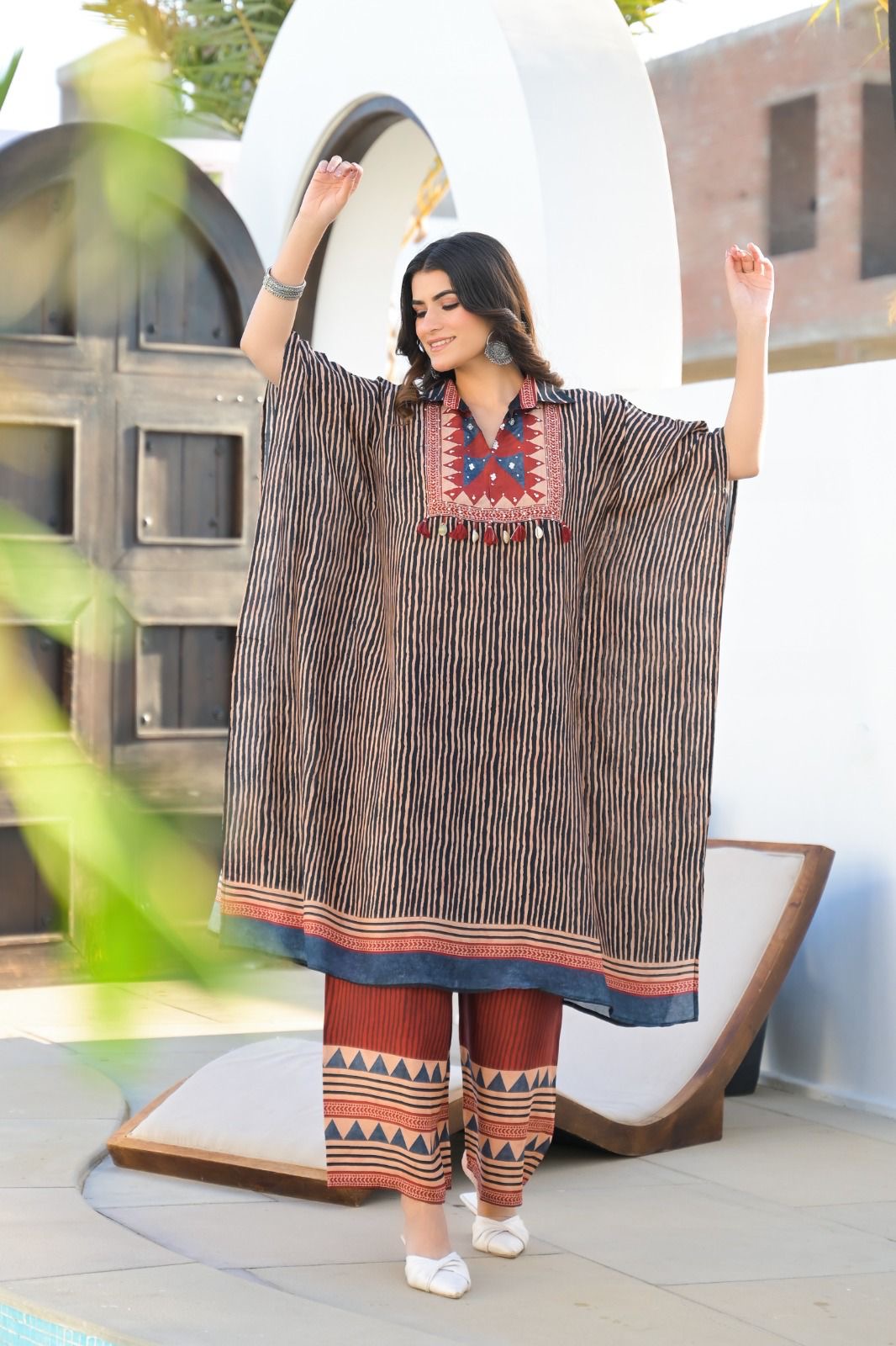 Pure Muslin Free style kaaftan in pure Ajrakh print. MK010