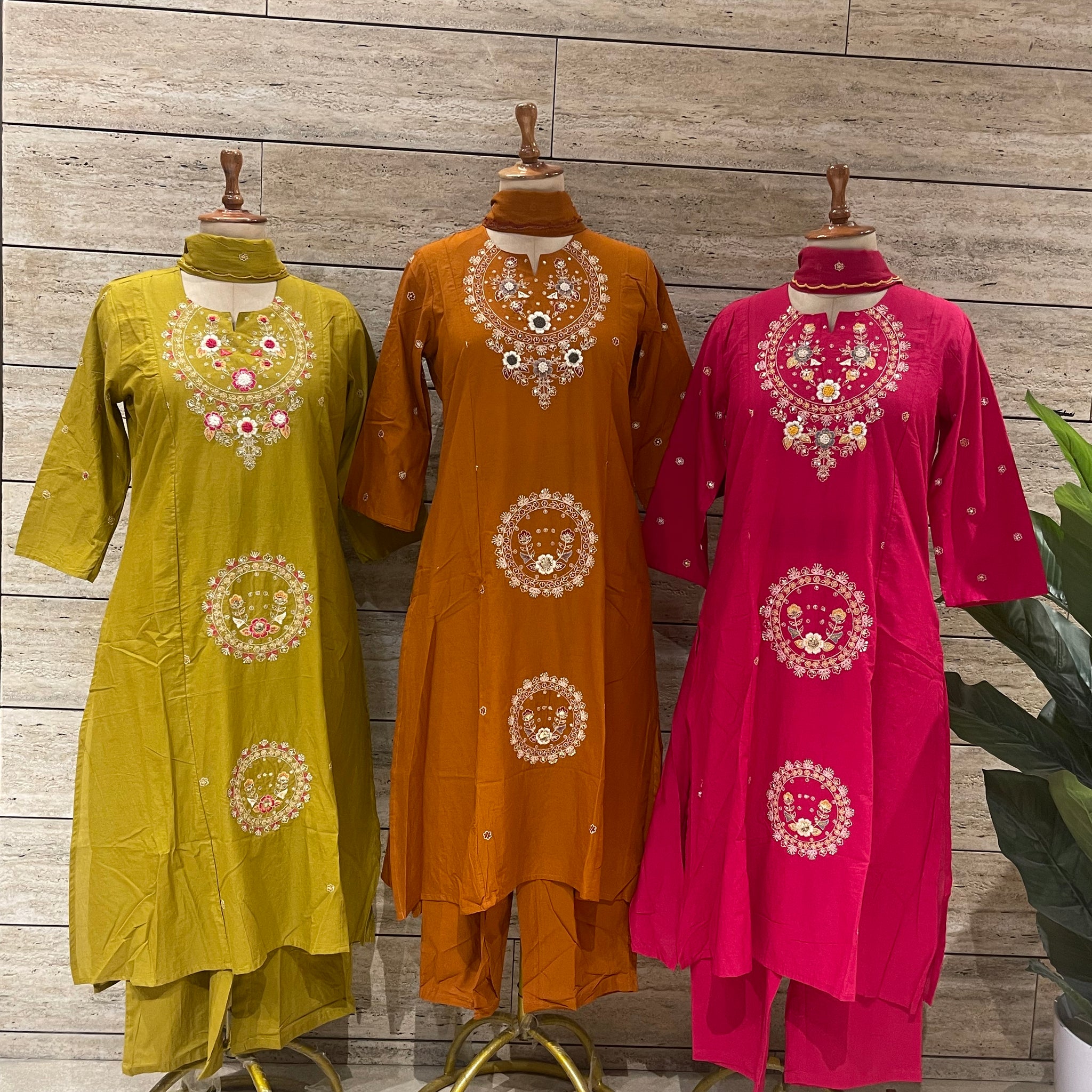 pure mul  cotton with embroider dupatta set MC015