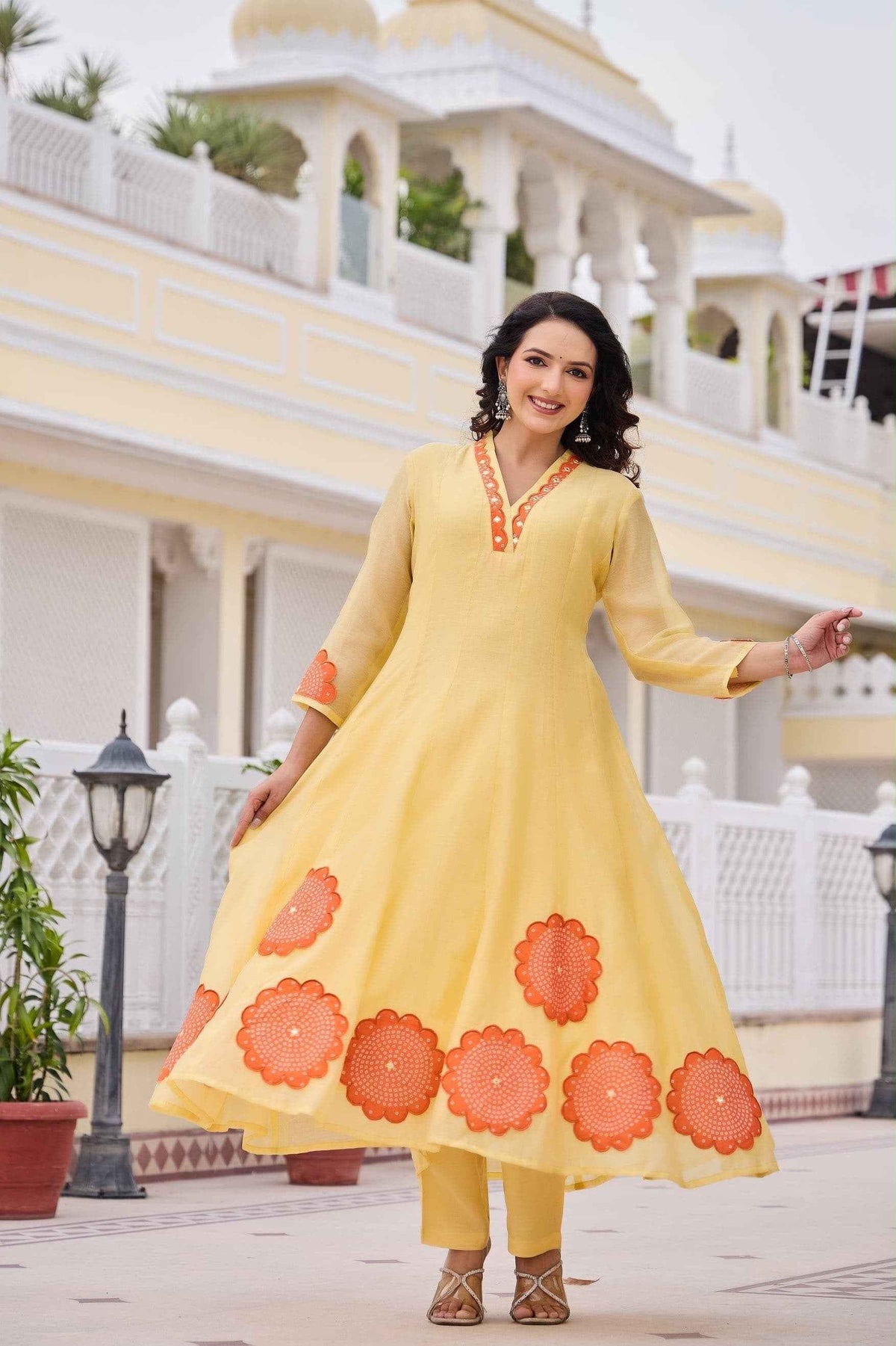 Mul Chanderi With Inner Applique Work Dupatta Set