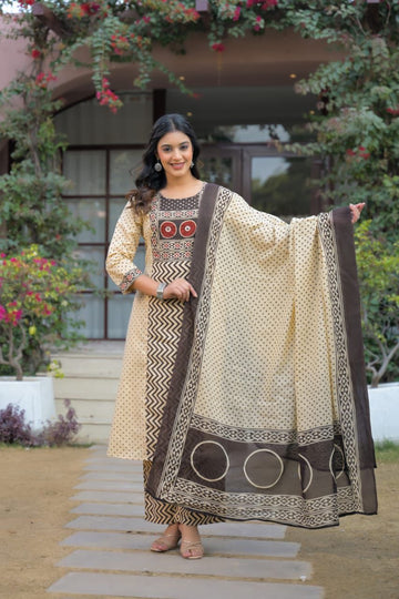 Premium cotton Dupatta Set With mirror work