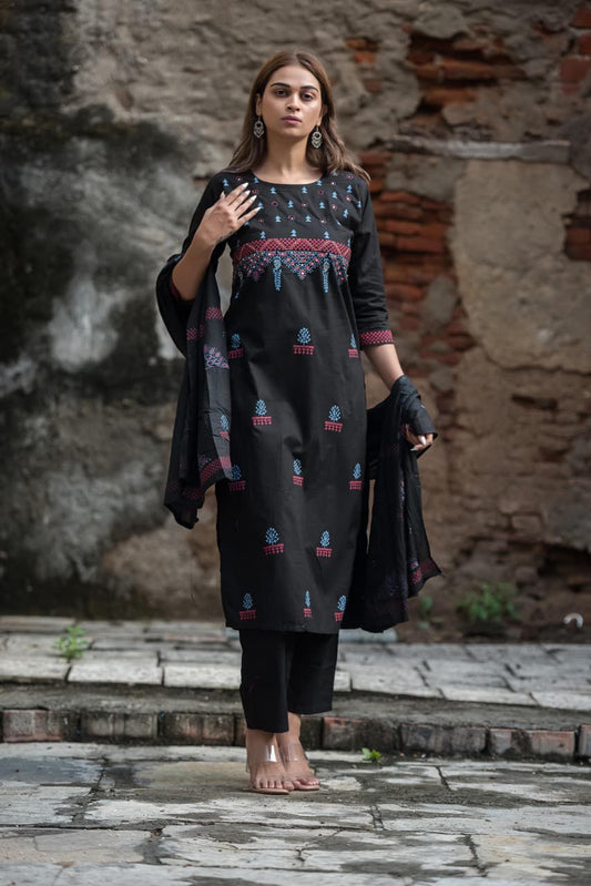 Premium Cotton Dupatta Set With Embroidery CS0154