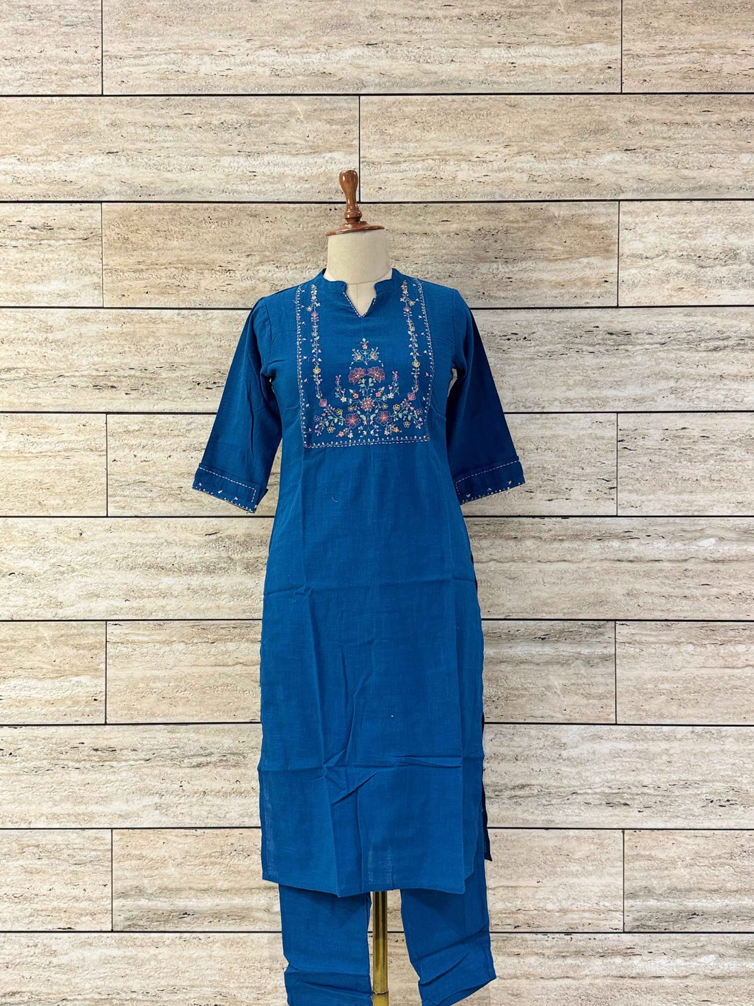 Straight Pant Set With Embroidery