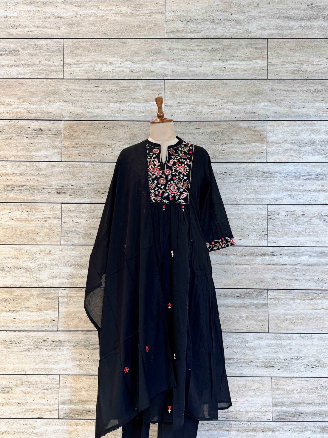 pure mul cotton dupatta set with embroidery