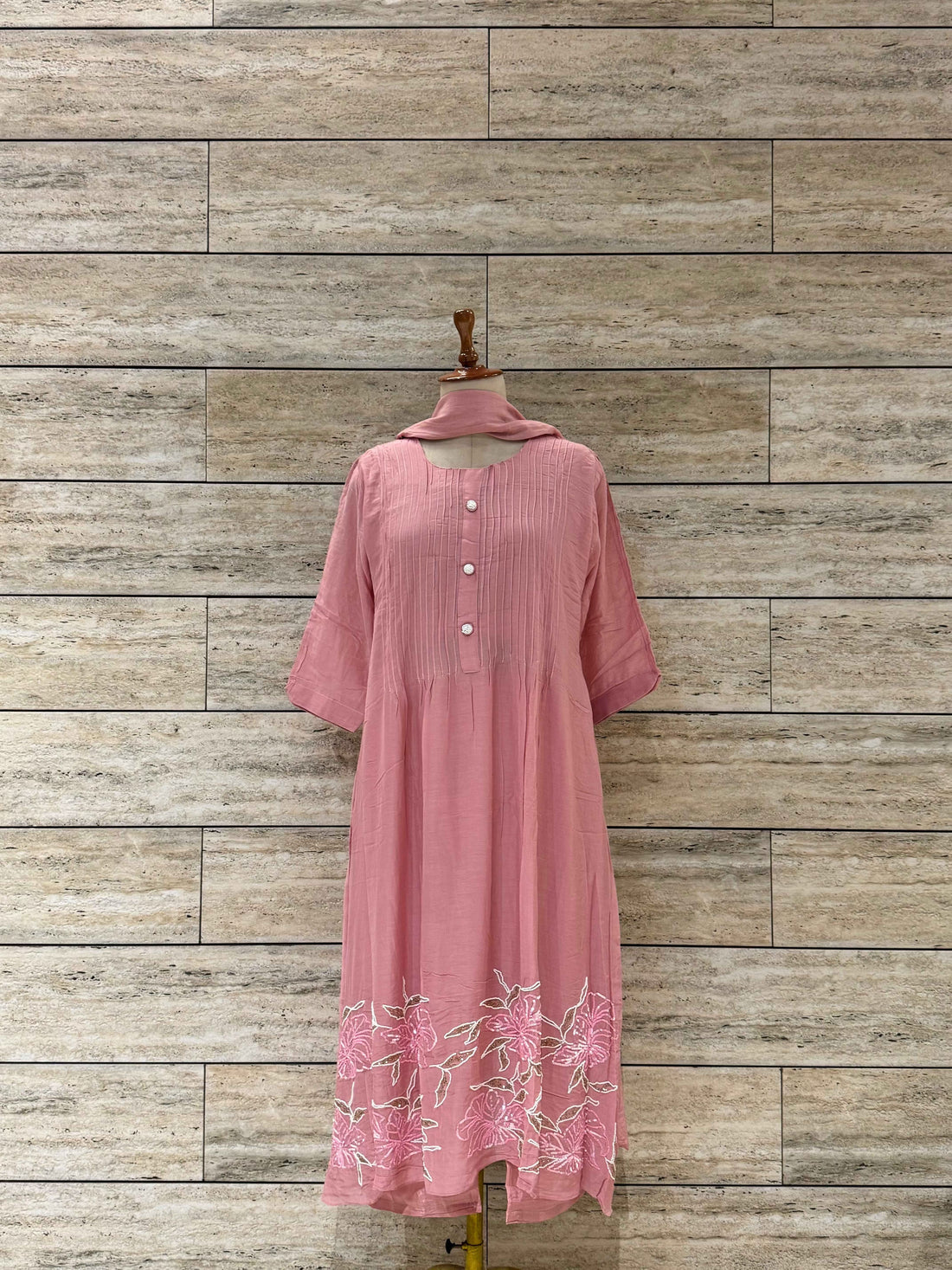 Mul Chanderi Festive Wear Dupatta Set With Handwork.