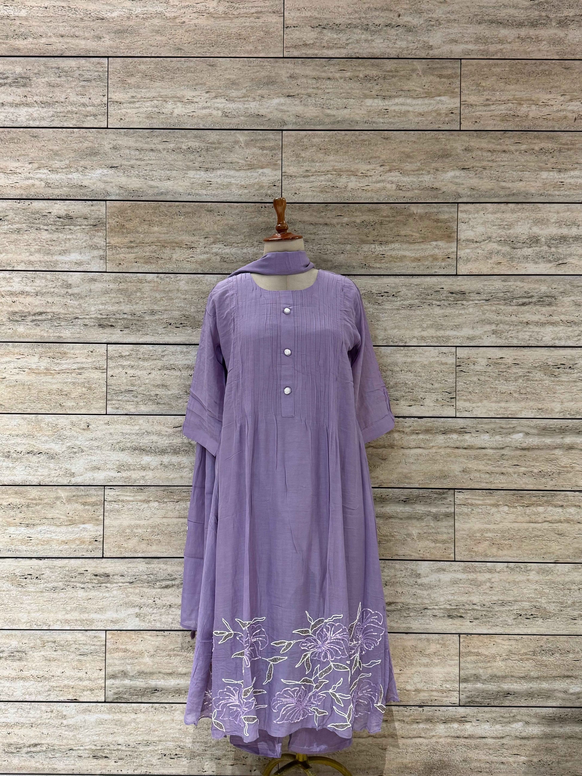 Mul Chanderi Festive Wear Dupatta Set With Handwork.