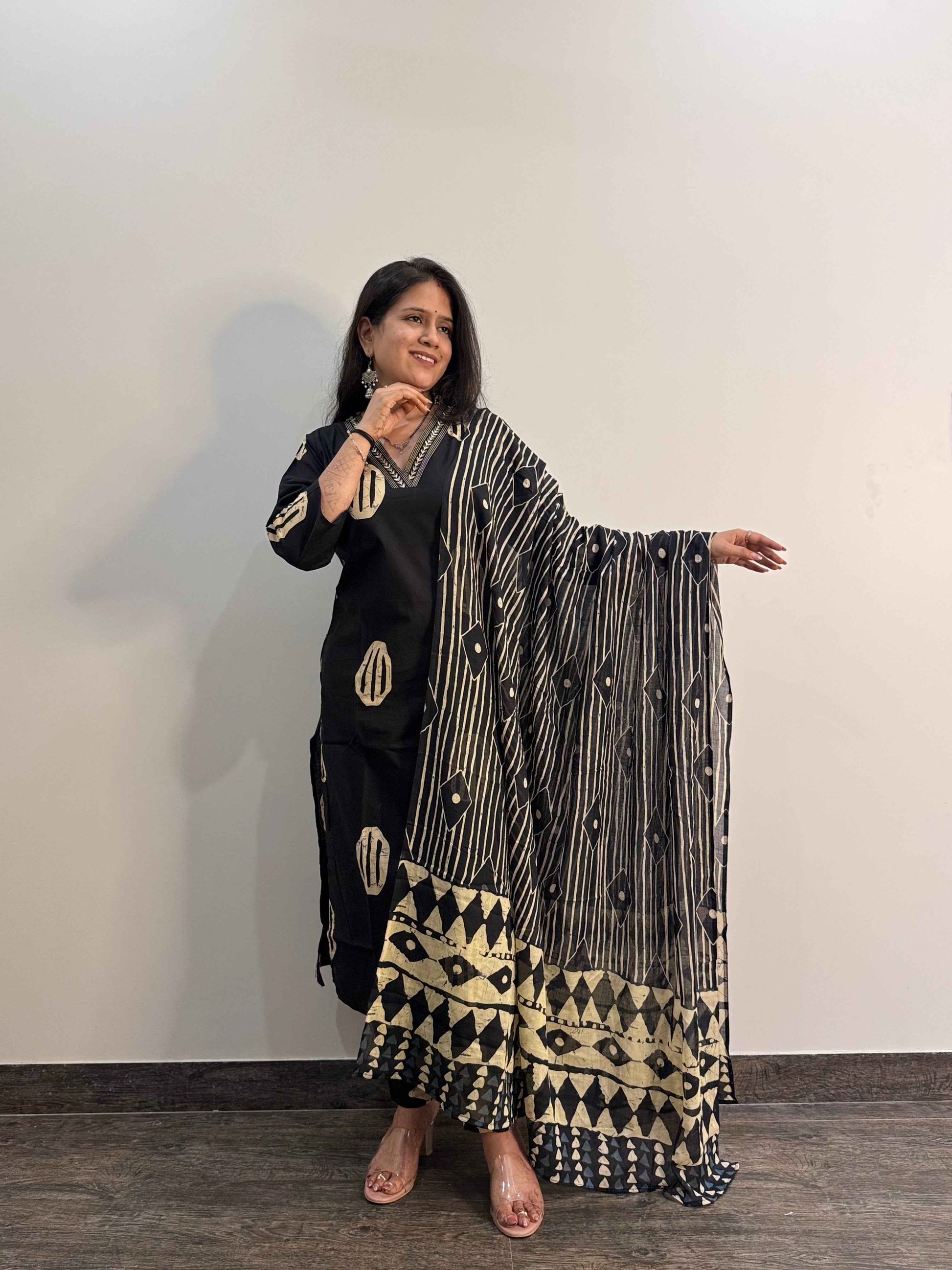 Hand Block Pure Cotton Dupatta Set.
