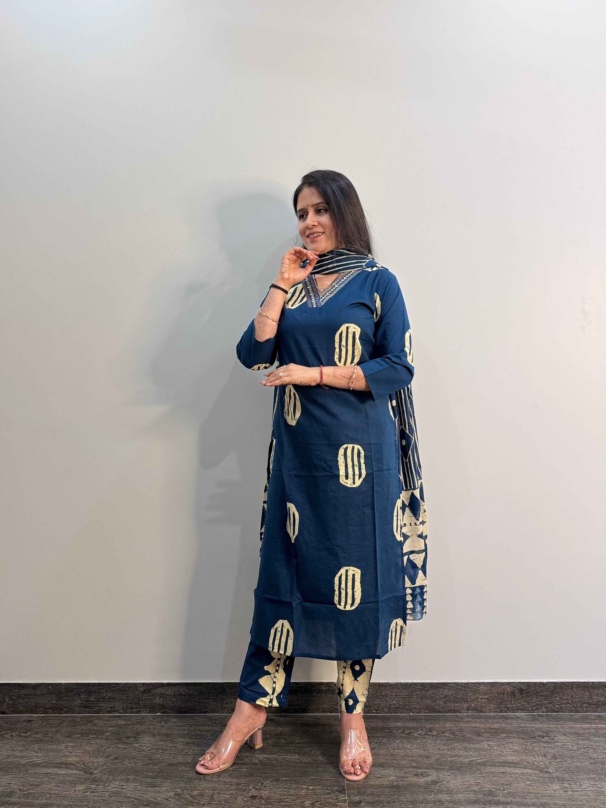 Hand Block Pure Cotton Dupatta Set.