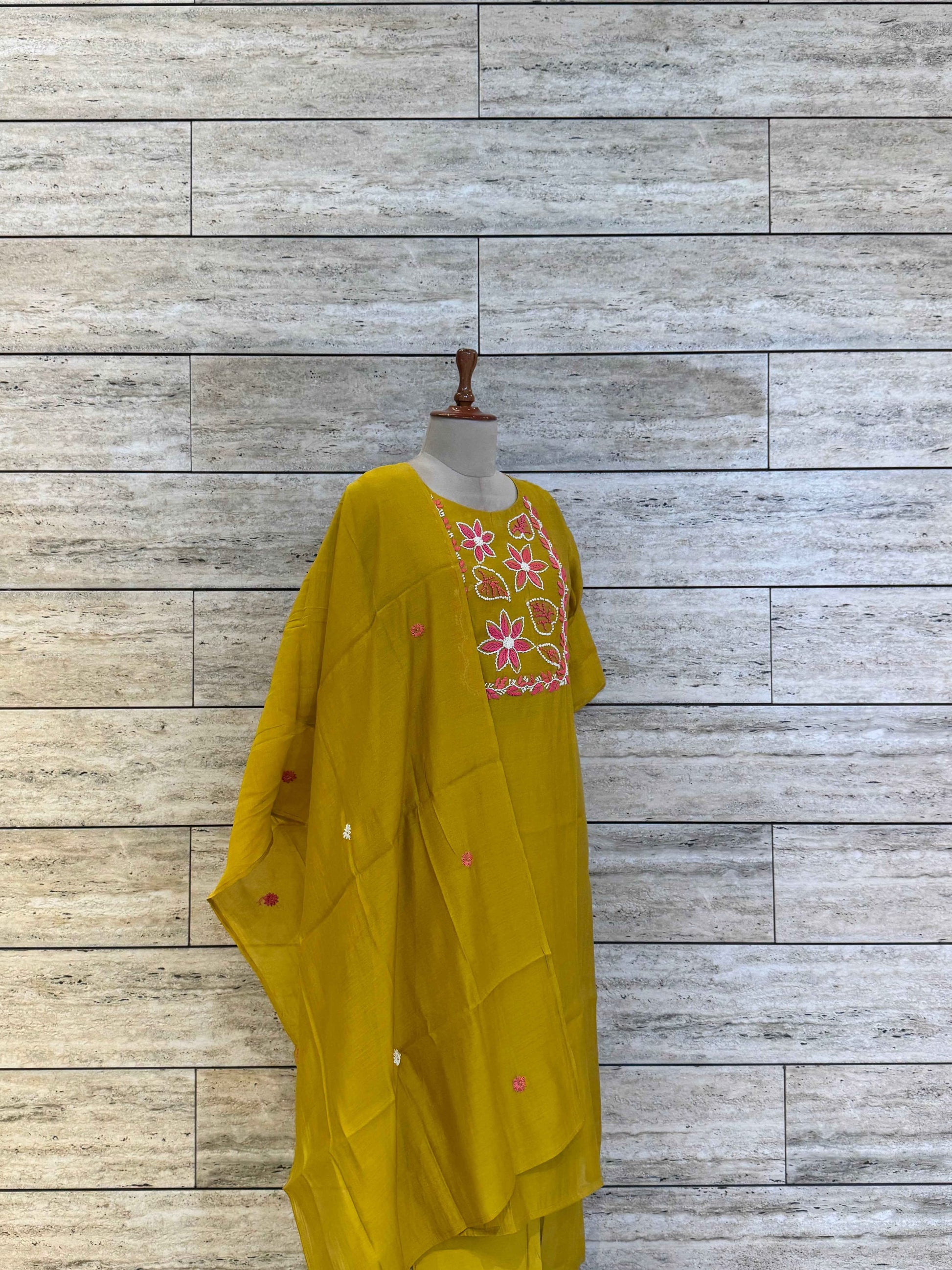 Festive Wear Pure Muslin Dupatta Set With Embroidery MS009