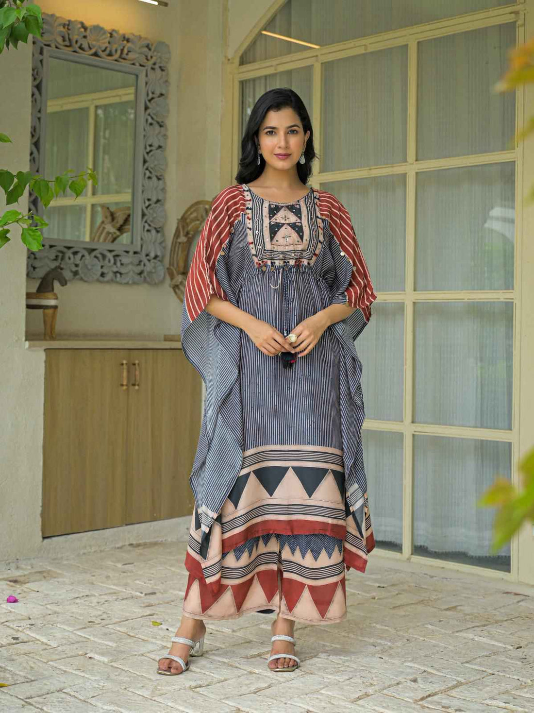 Pure Muslin Free style kaaftan in pure Ajrakh print.