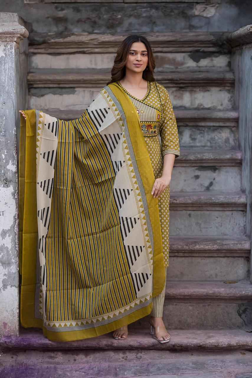 Cotton Straight Fit Angrakha Style Appliqué Work Suit CS0259