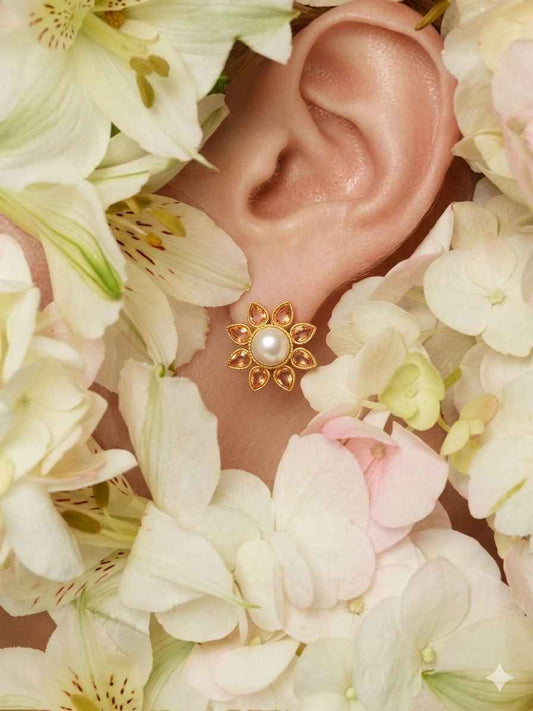 Studs Earrings With Pearls