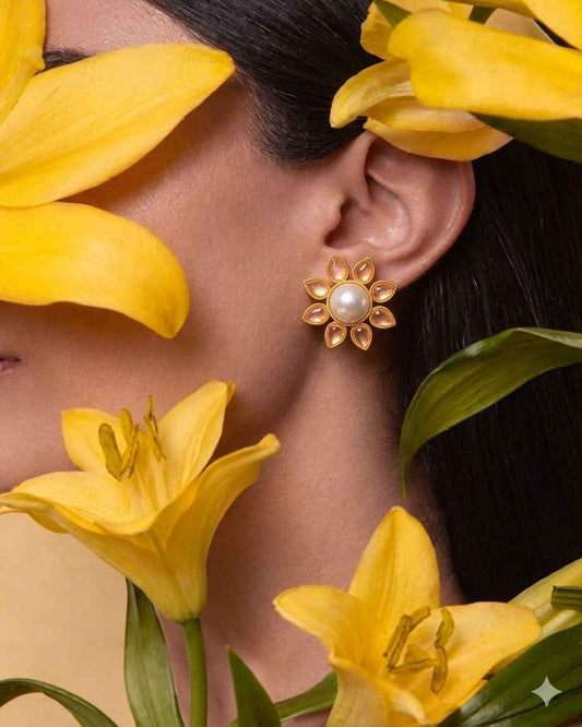Studs Earrings With Pearls