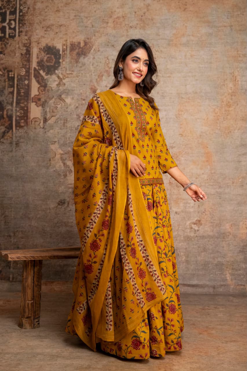 Short Length Dupatta Set With Skirt In Cotton Fabric CS0343