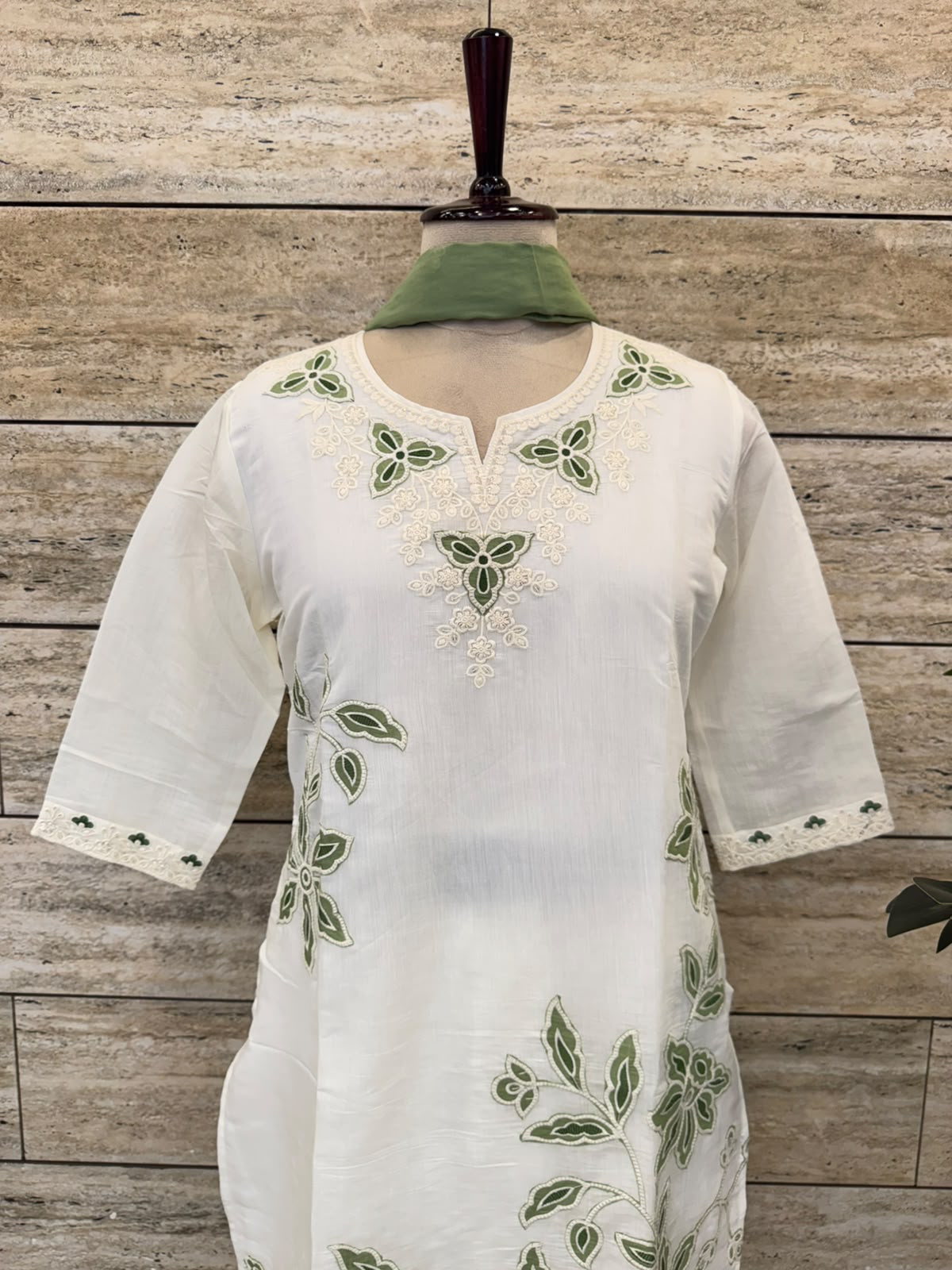 Mul Chanderi With Inner With Applique Work MLC29